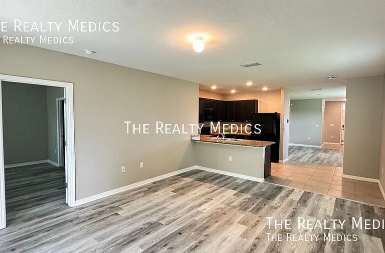10906 Carlton Fields Dr — Photo 7