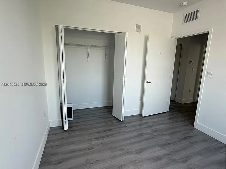 853 E 24th St #403 — Photo 8