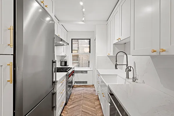 Sold by SERHANT. | media 3