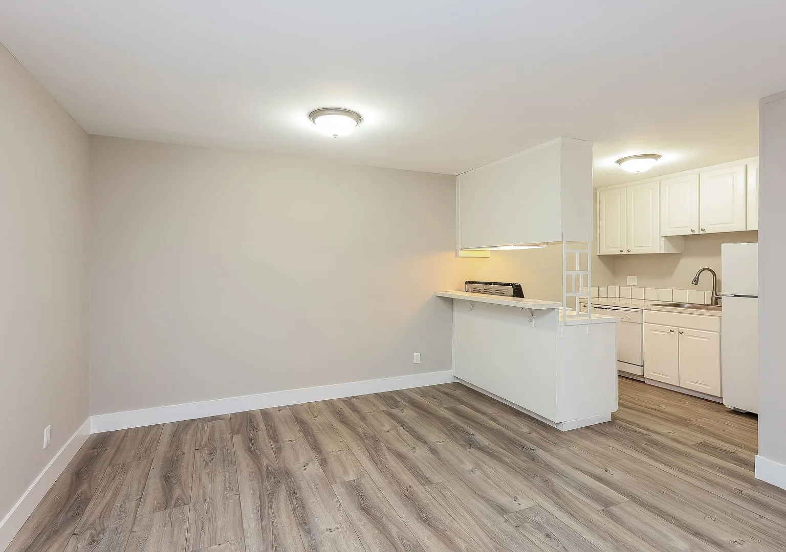 1400 Creekside Apartments CDM — Photo 1