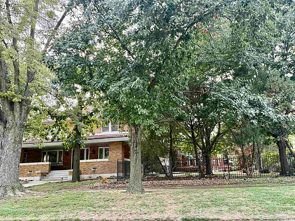 5th image of 210 N Fossil St