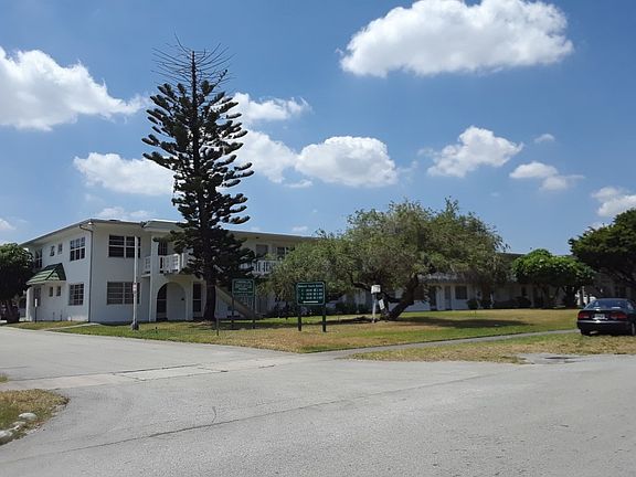 3rd image of 70 NE 202nd Ter APT T3