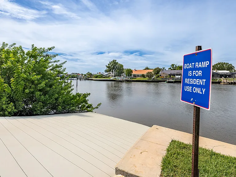 Waterview at Rocky Point Apartments — Photo 17