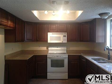 2nd image of 2819 Rocky Oak St