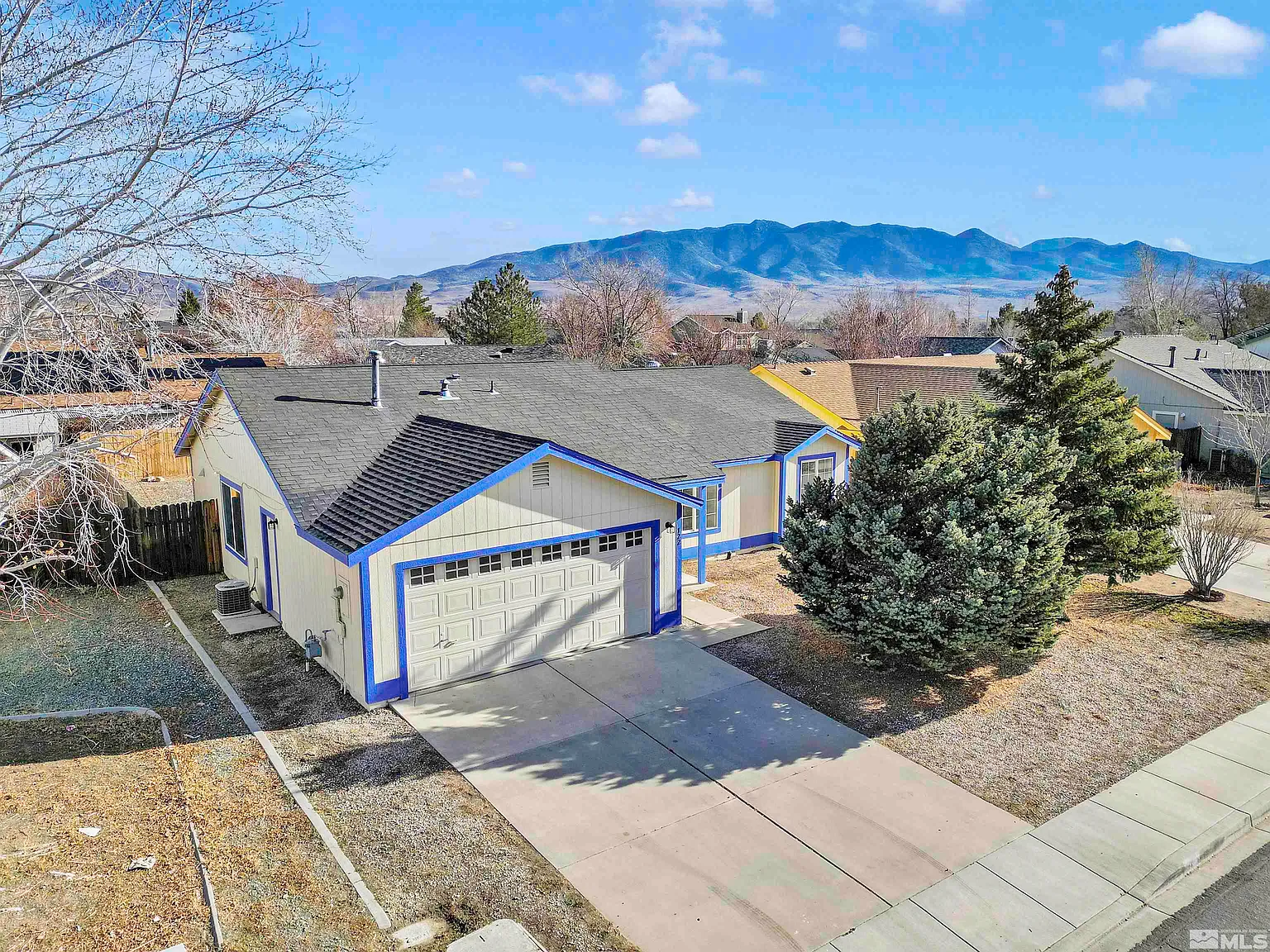 122 Fortune Dr photo 1