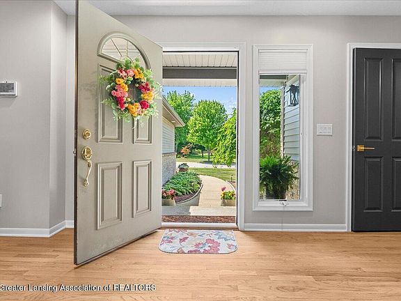 5th image of 1003 Oneida Woods Trl