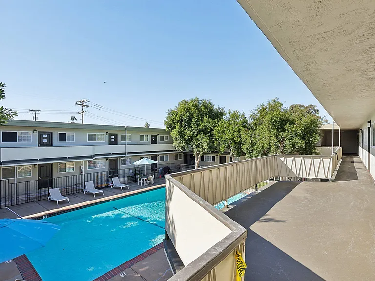 Lorenzo Commons — Photo 15