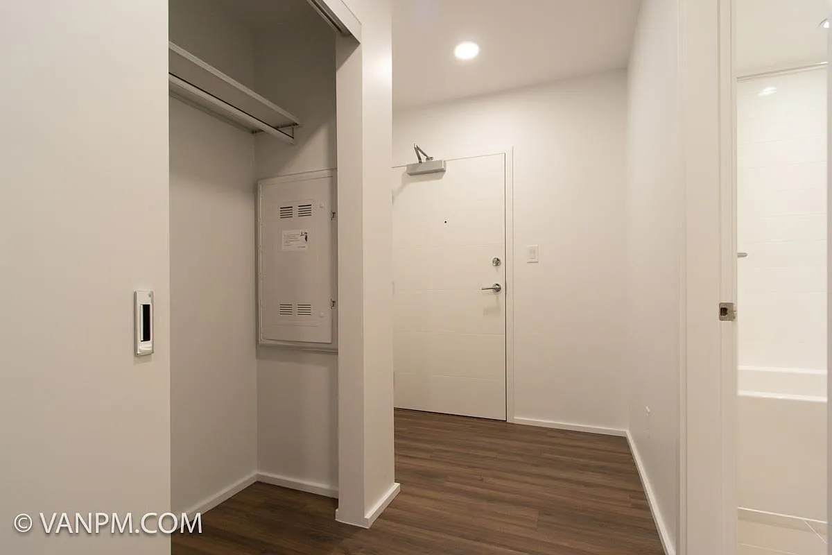 2 bed, 720 sqft, $2,650 — Photo 3