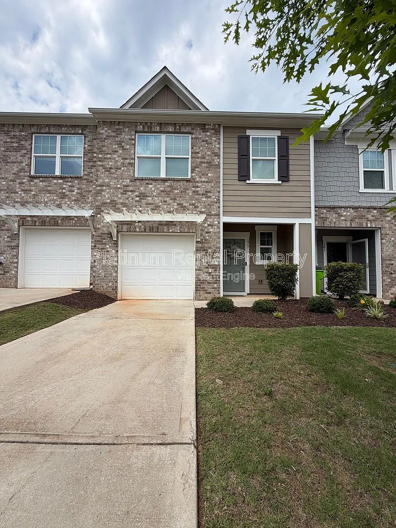 3 bed, 2.5 bath, 1488 sqft, $1,825 — Photo 2
