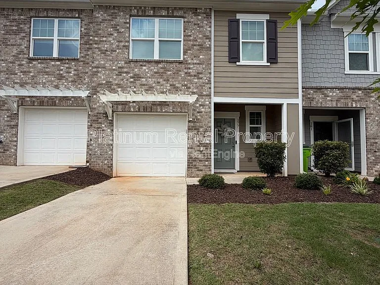 177 Swindon Dr — Photo 2