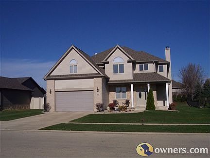 2nd image of 835 Peony Ln