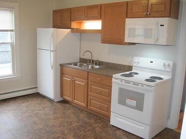 45 Falmouth St #3E — Photo 2
