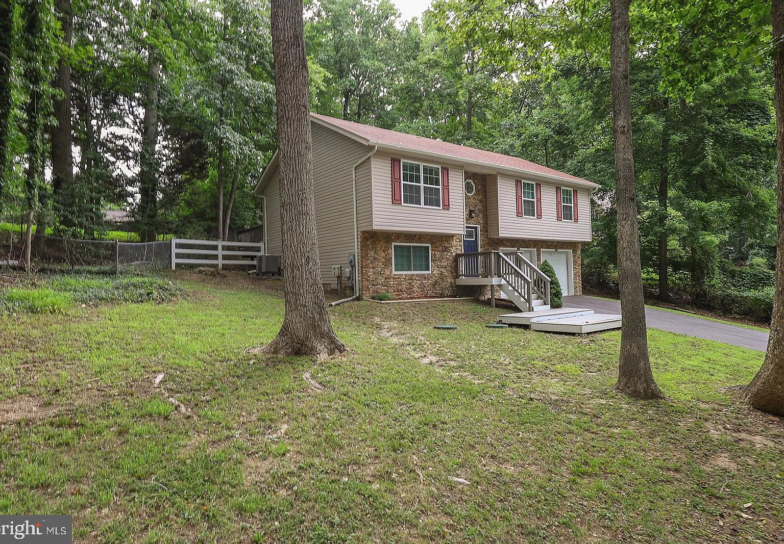 4 bed, 3.0 bath, 1624 sqft, $2,300 — Photo 4