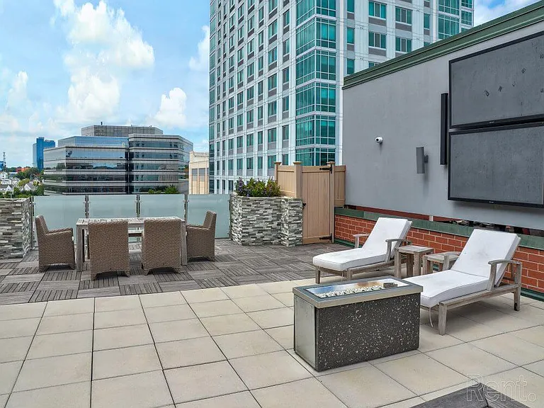 25296_13_hdp_parksquarewest_ext_roof23