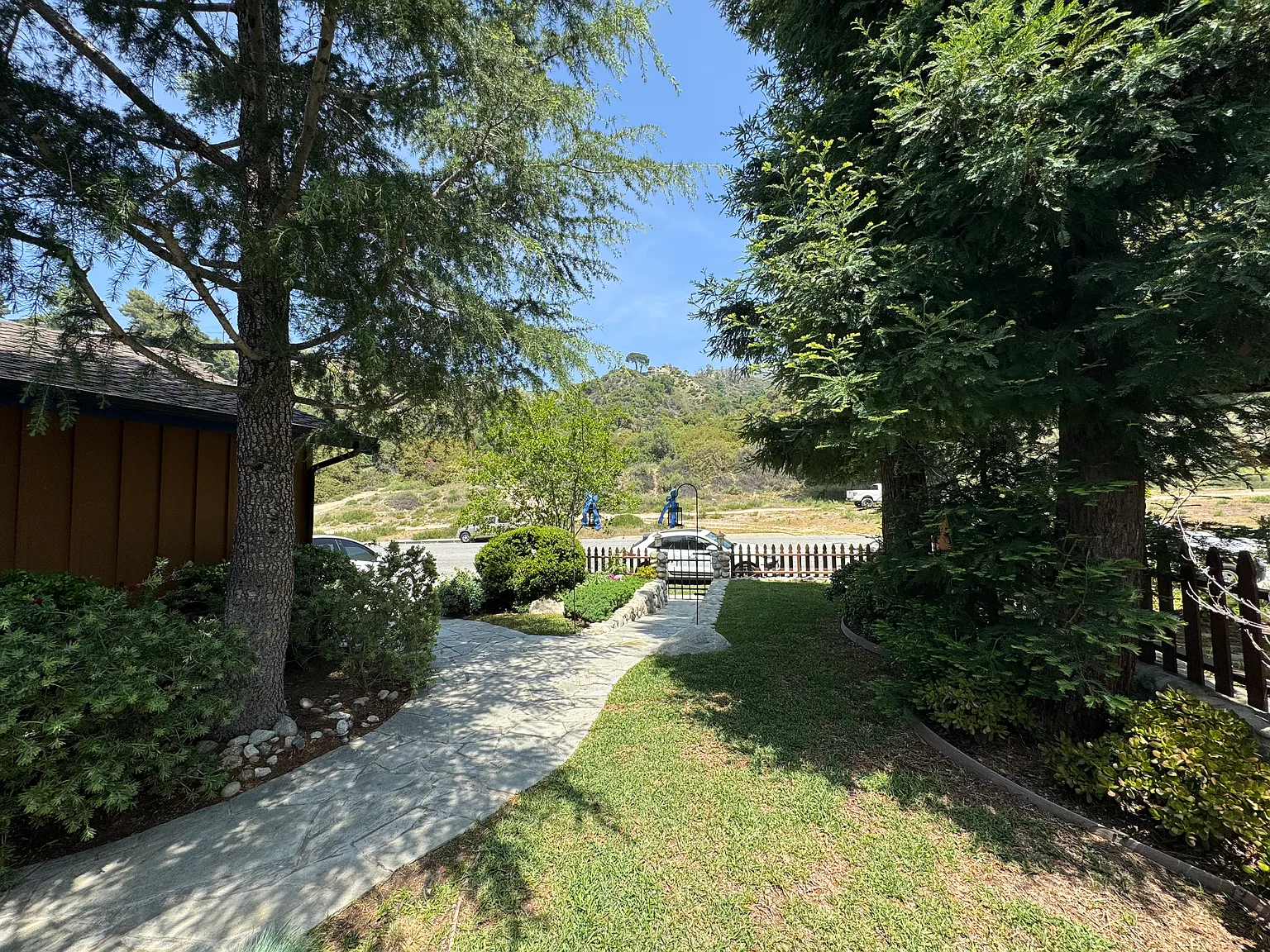 2 bed, 1370 sqft, $5,300 — Photo 4