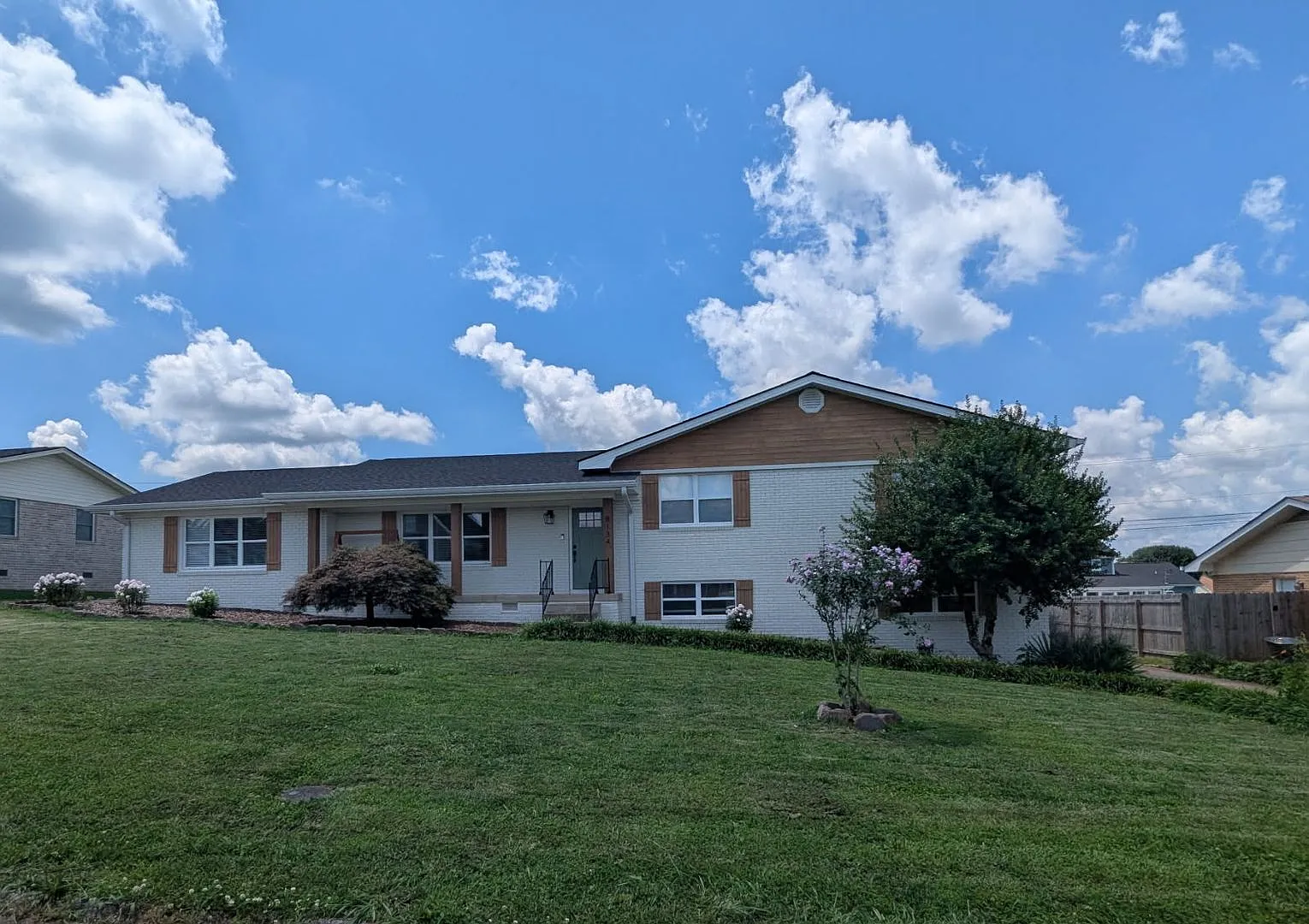 Nice Spacious House In Holly Hills — Photo 1