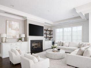 2000 Royal Court #2109, North Hills, NY 11040