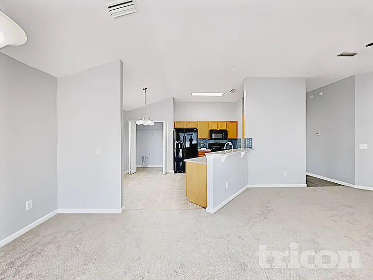 6830 Shoreline Ln — Photo 6