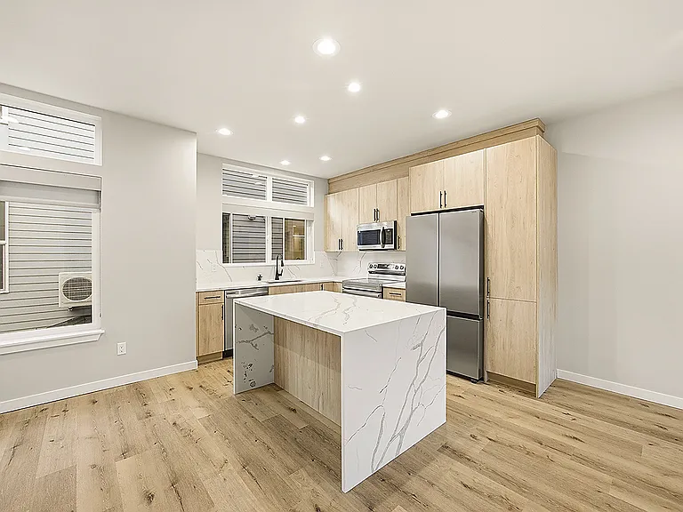 8839 Stone Ave N — Photo 10
