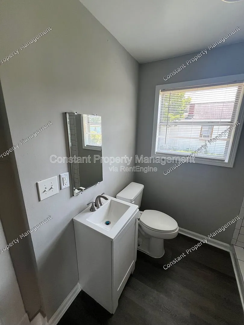 3 bed, 2.0 bath, 1324 sqft, $900 — Photo 3