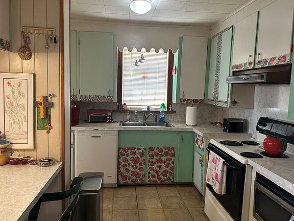 5th image of 108 W Campeche St