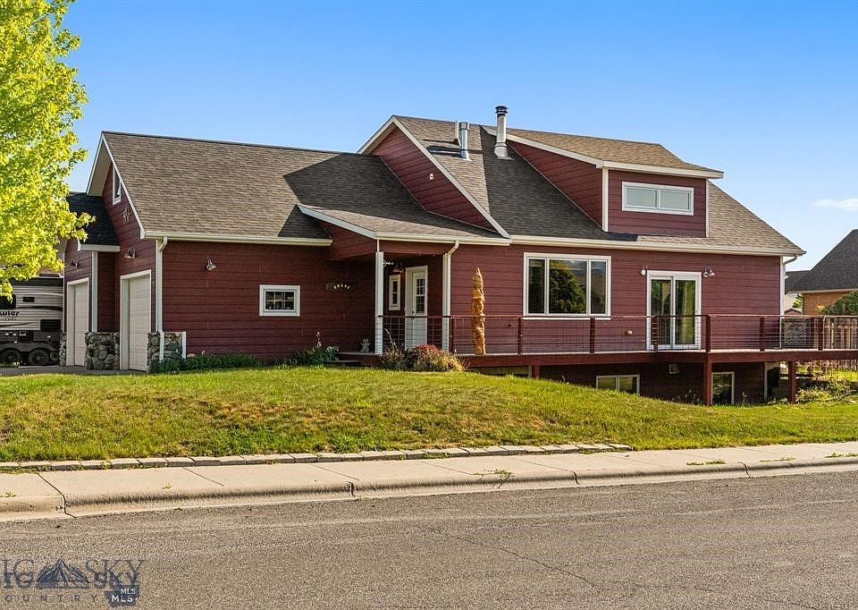 1st image of 702 Nebula St
