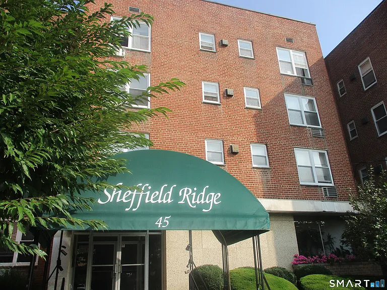 45 Maple St #4J — Photo 2