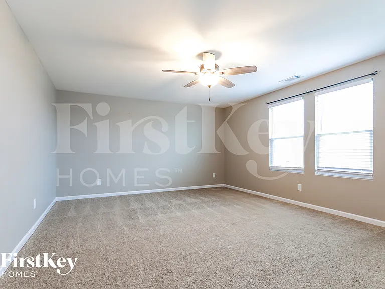 336 Alexander Ln — Photo 6