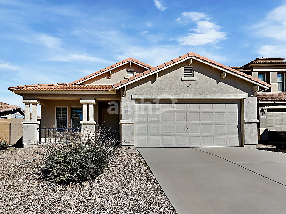 24160 W Lasso Ln