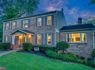 602 Sideling Ct NE, Vienna, VA 22180