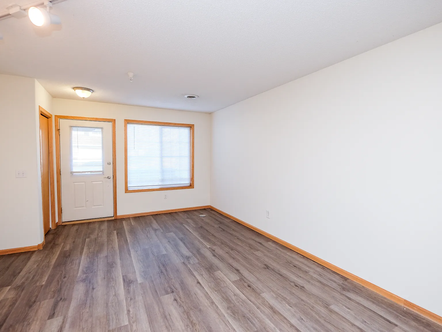Oak Pointe Townhomes — Photo 4