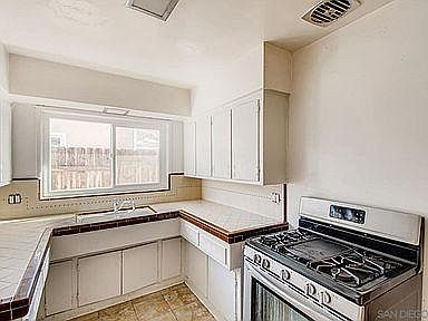 2nd image of 1775 Murray St