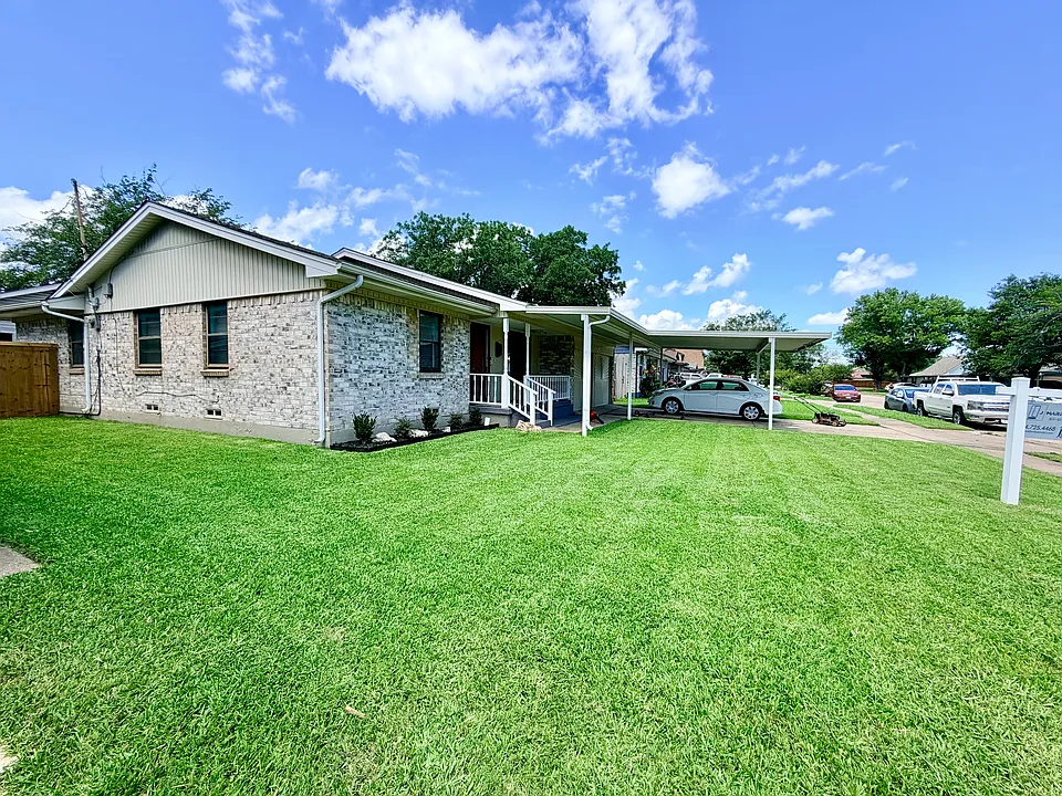 619 Caladium Dr