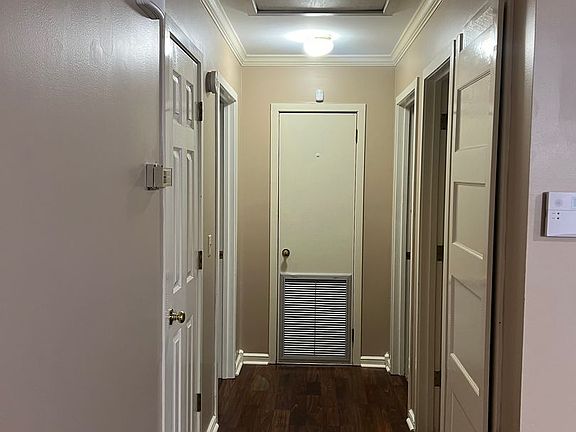 5th image of 208 Lake Oliver Dr