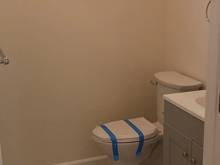 6721 Tyrone Ave #C — Photo 11