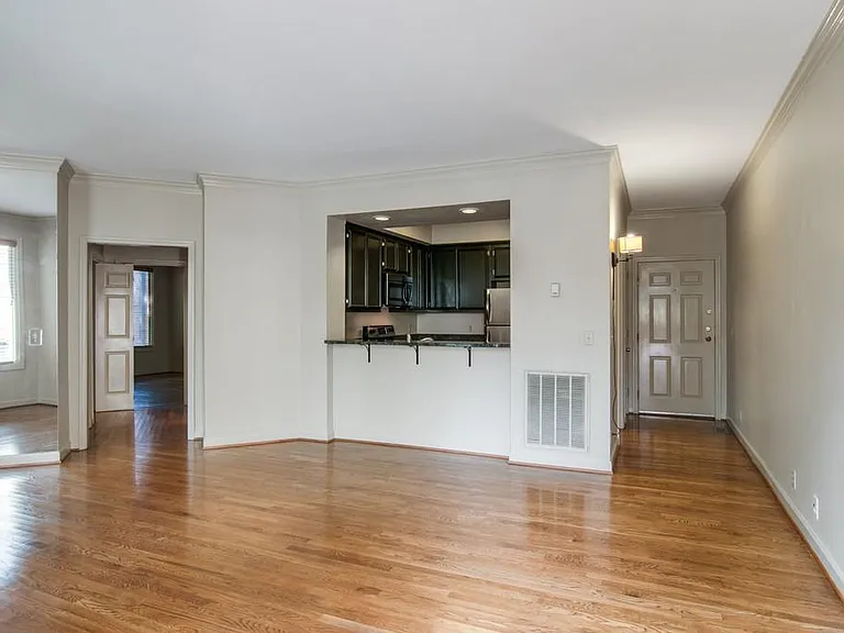 2110 Portland Ave #104 — Photo 2