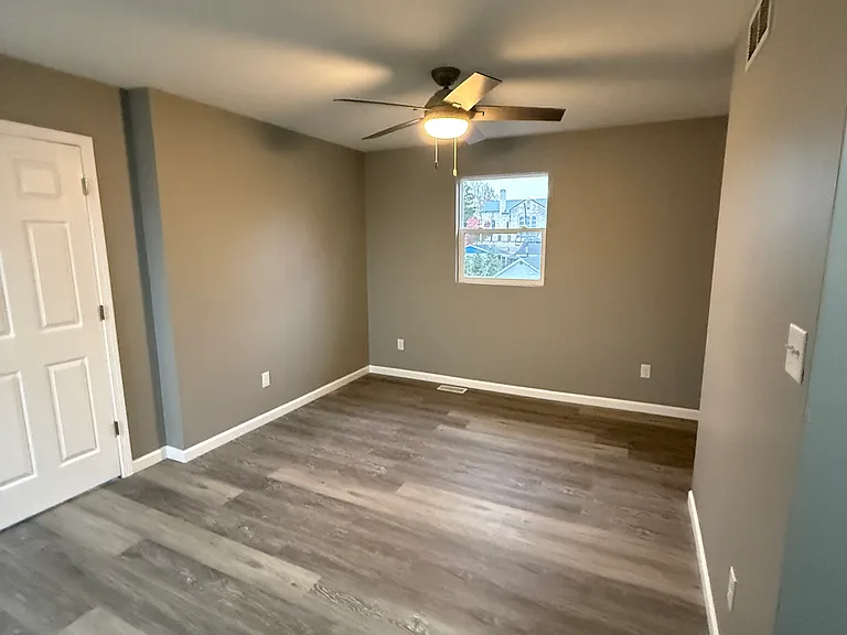 main ensuite upstairs bedroom