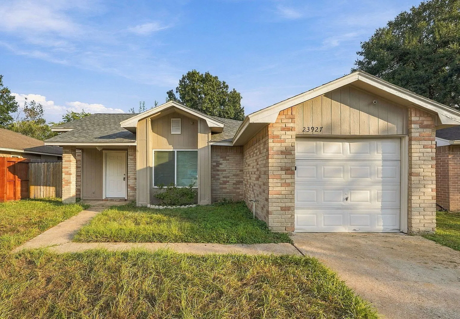 3 bed, 1.0 bath, 1344 sqft, $1,675 — Photo 1