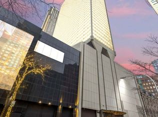 111 E Chestnut St APT 28J, Chicago, IL 60611