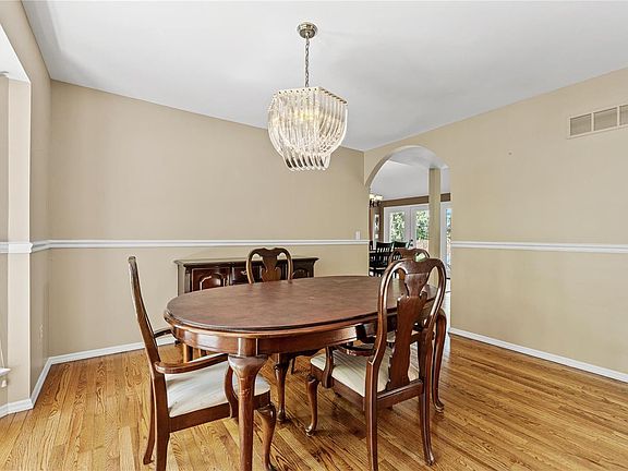 4th image of 13334 Kenroyal Dr
