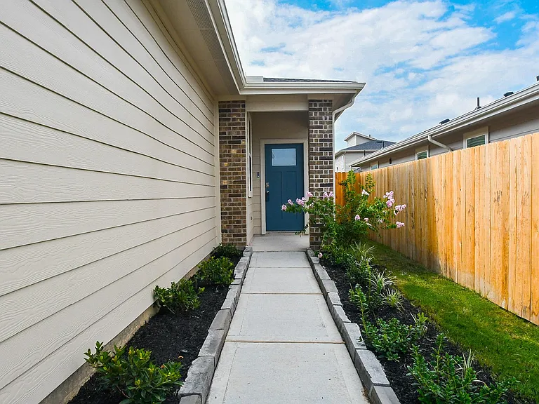 2818 Bethnal Garden Way — Photo 2
