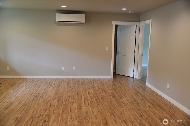5th image of 8452 Aspen Court