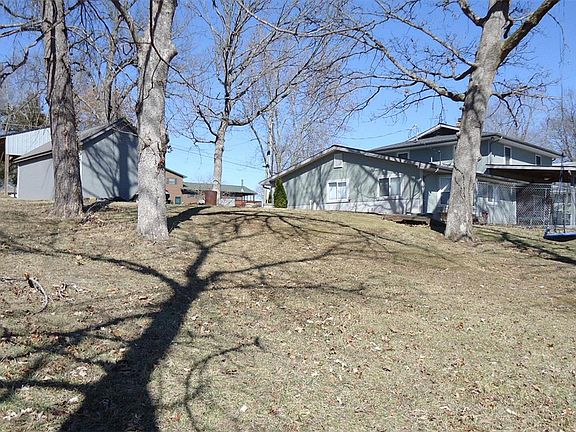 5th image of 1670 Lakeshore Dr