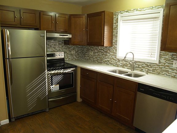 3rd image of 1031 Spruce St APT 3B