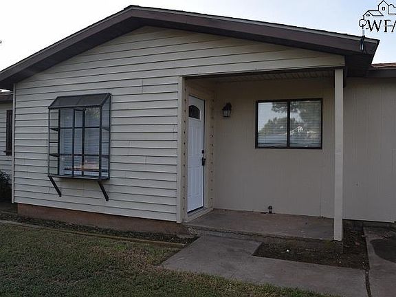 2nd image of 107 W Garden Dr
