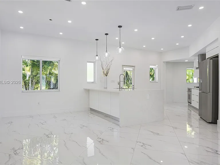 711 Sunset Rd — Photo 11