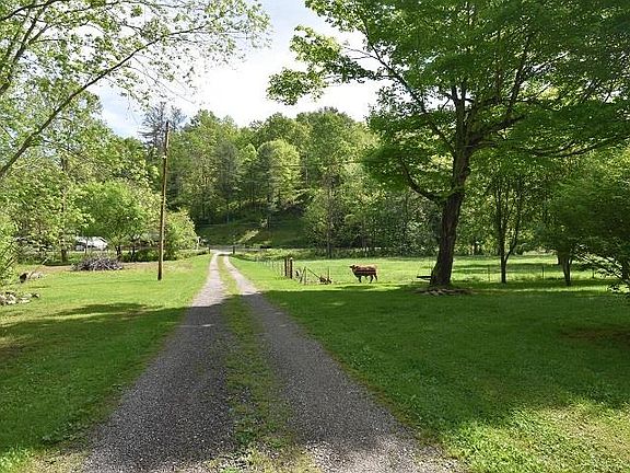 3rd image of 210 County Road 51