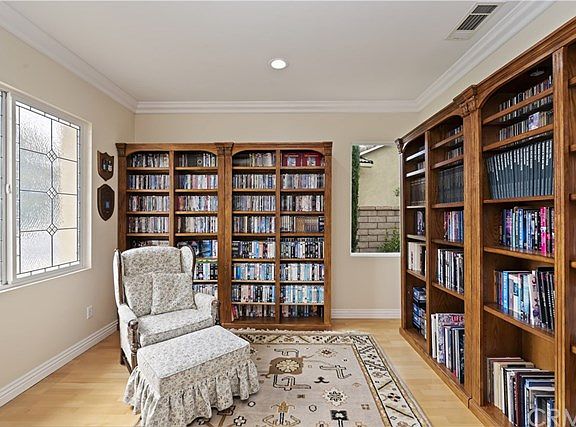 4th image of 29433 Honeywood Dr