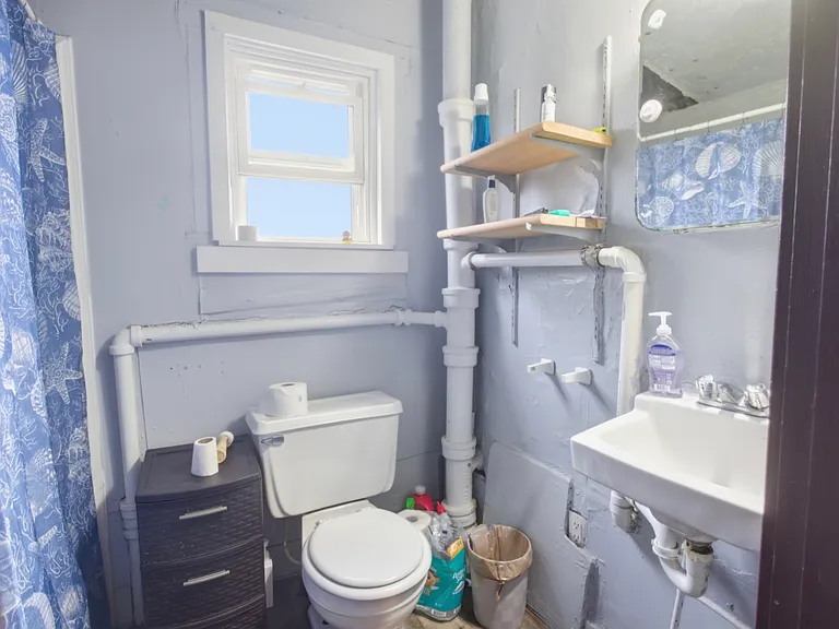 2342 Stratford Ave — Photo 20