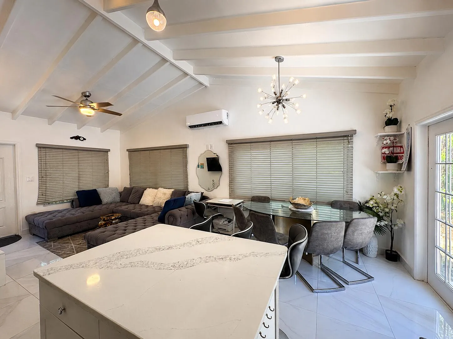 3 bed, $3,000 — Photo 2